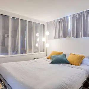 Appartement Refait à neuf proche Arc Triomphe 4P Appartement